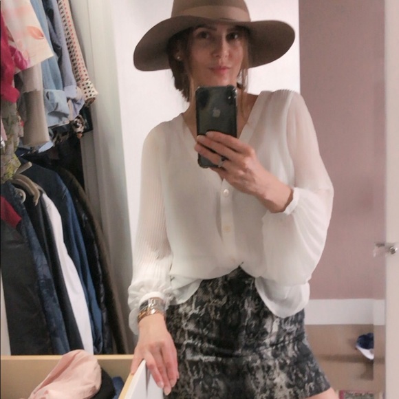 Meet your Posher, Angela - Picture 3 of 4